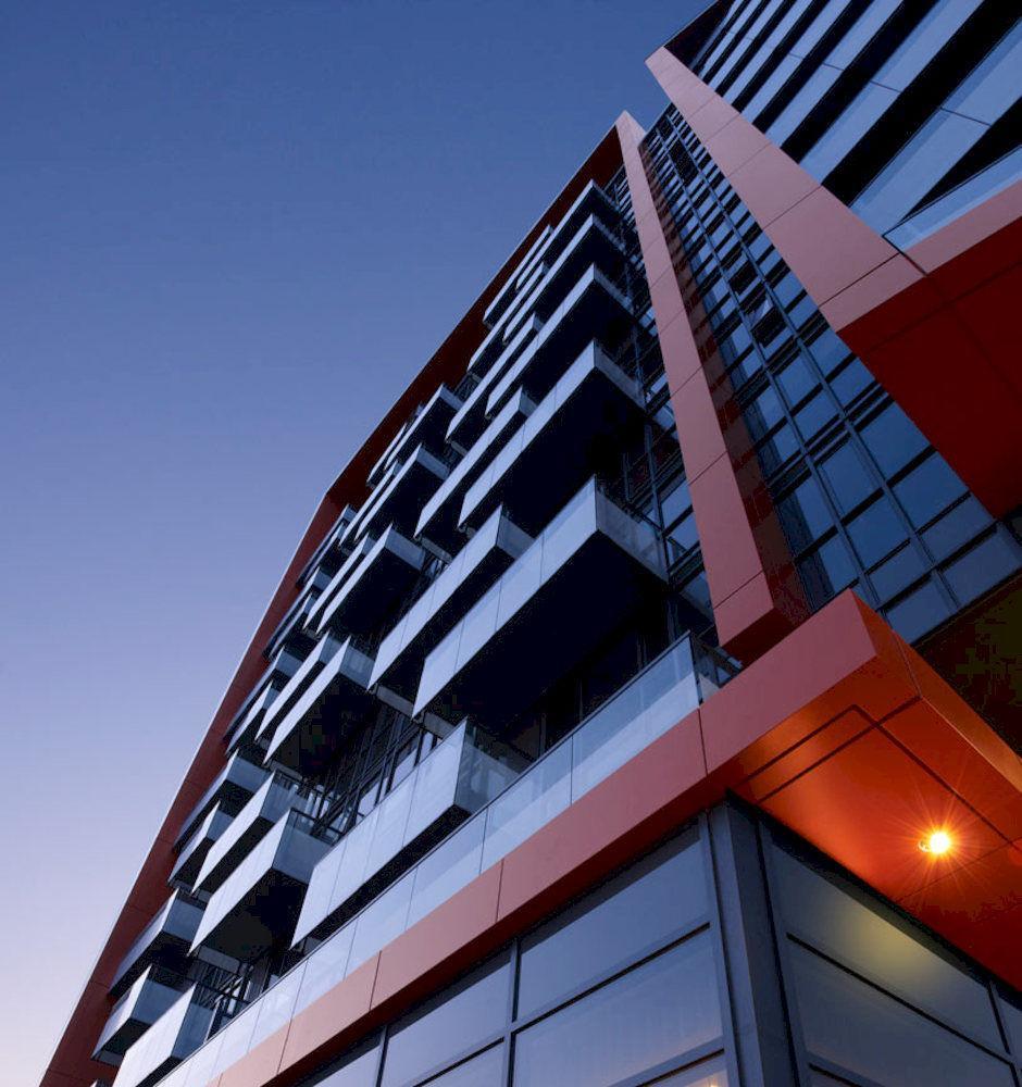 Life Suites Luxury Downtown Condos 토론토 외부 사진