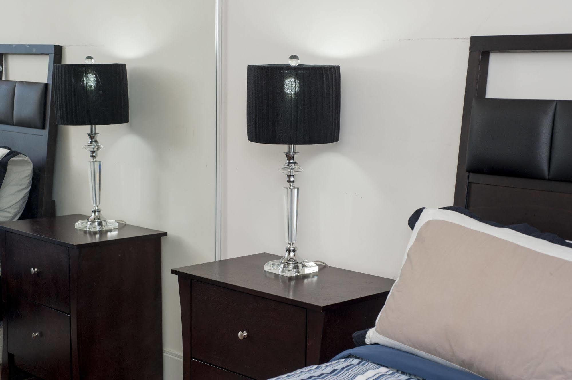 Life Suites Luxury Downtown Condos 토론토 외부 사진